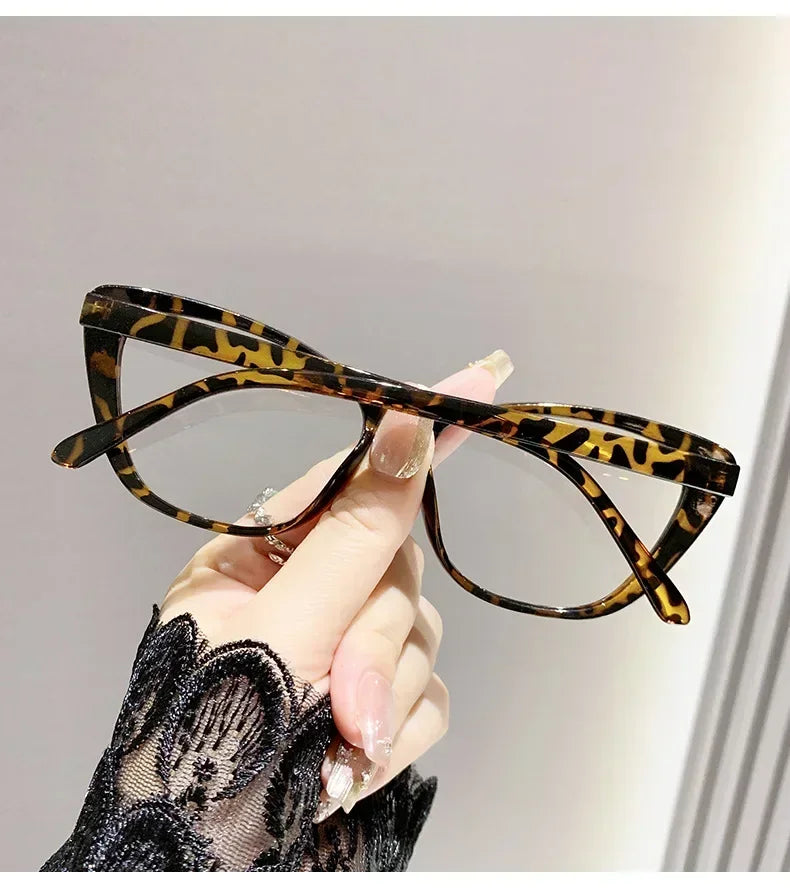 Retro Butterfly Frame Reading Glasses Cat Eye Clear Lens Presbyopia Eyeglasses Blue Light Blocking Eye Protection Eyewear +1.5