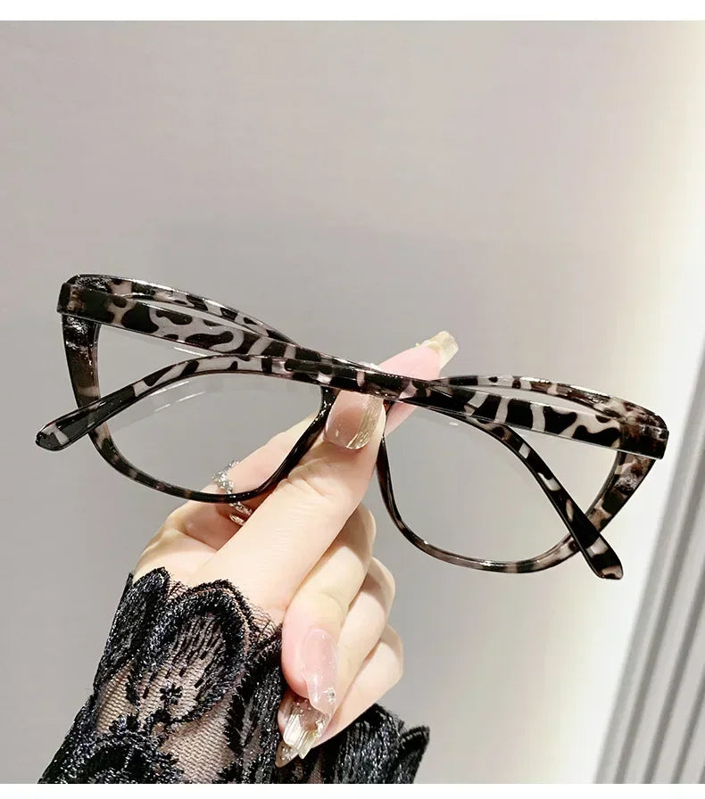 Retro Butterfly Frame Reading Glasses Cat Eye Clear Lens Presbyopia Eyeglasses Blue Light Blocking Eye Protection Eyewear +1.5